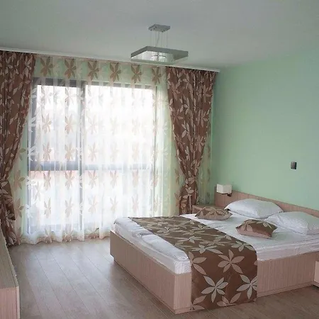 Iva Hotel 3*